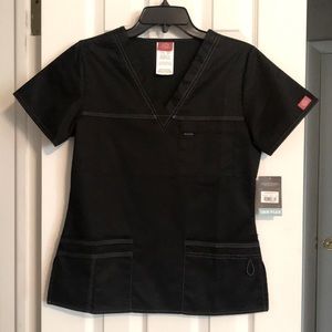 DICKIES NWT Women’s Gen Flex V-Neck Scrub Top Black XSmall